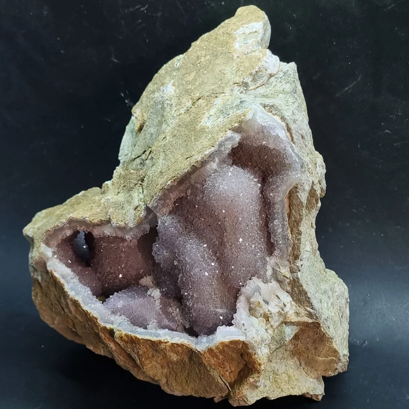 عکس شماره 3 : سنگ راف آمیتیست مدل کریستالی کد amm28