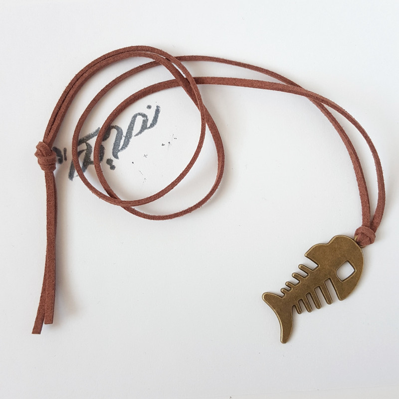 گردنبند دخترانه نمدیکا طرح استخوان ماهی