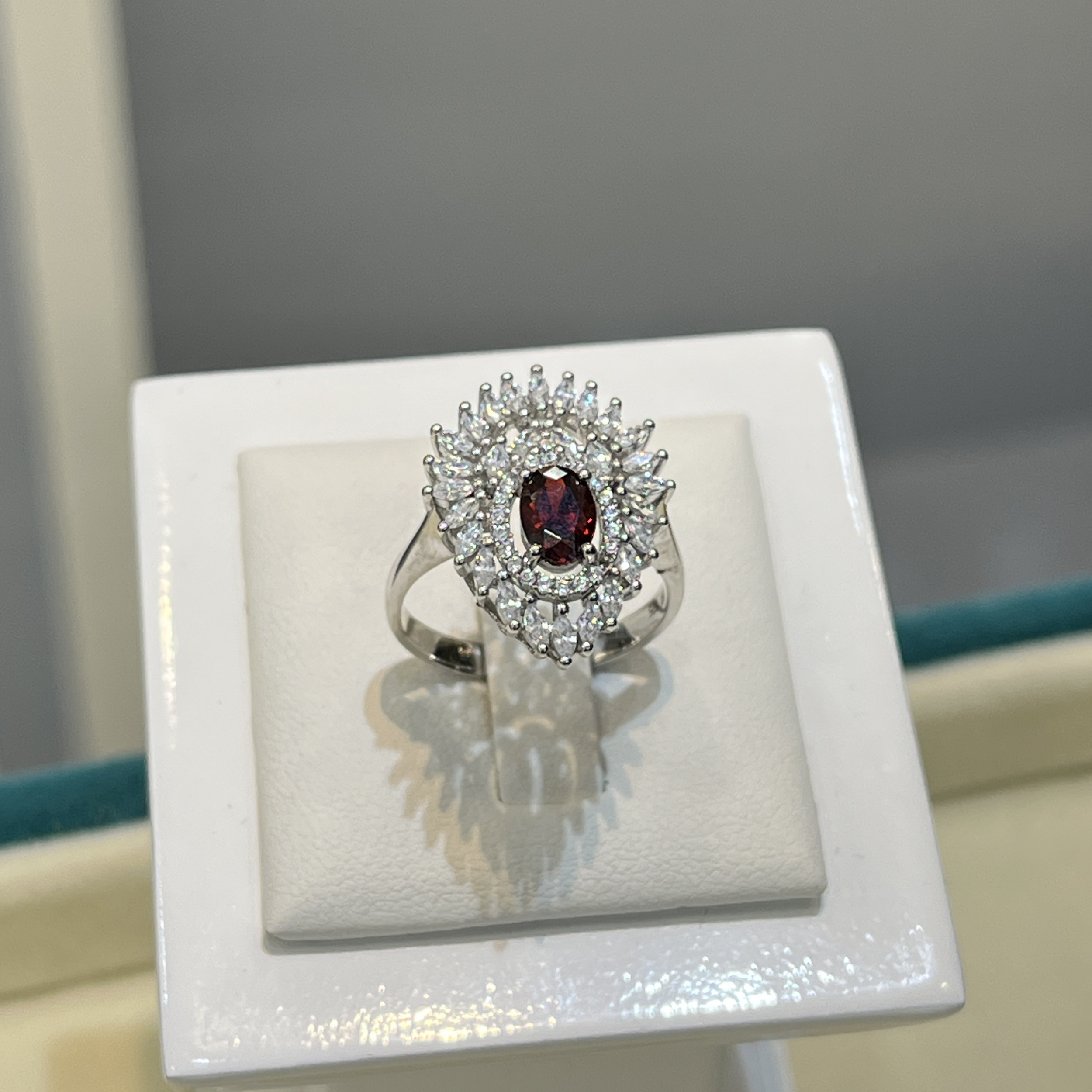 انگشتر نقره زنانه مدل رویال نگین 403-4