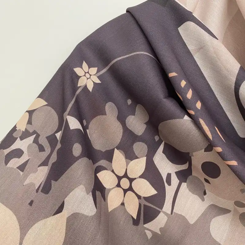 روسری زنانه مدل نخی چهارفصل قواره بزرگ کد 1765