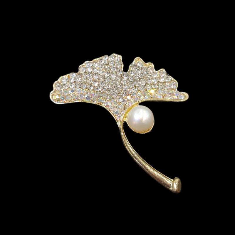 گل سینه زنانه مدل برگ گینکو مرواریدی کد VGK010 گل سینه زنانه مدل برگ گینکو مرواریدی کد VGK010