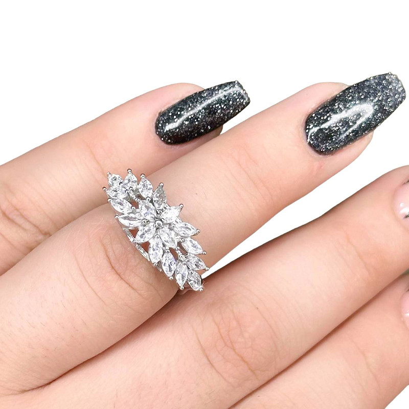 انگشتر نقره زنانه مدل باگت دار کد NSH-103