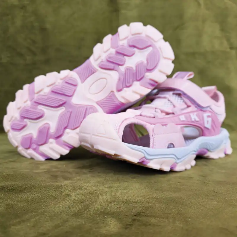 صندل دخترانه بی کی جی کیدز مدل Q-OffQ PiQ-128001