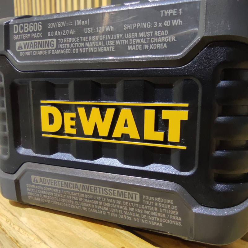 باتری دیوالت مدل DCB606