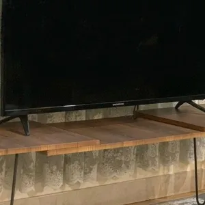 میز تلویزیون مدل ژانت پایه فلزی 