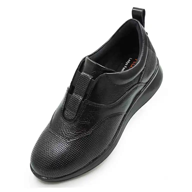 کفش روزمره زنانه مدل تسیا رنگ مشکی