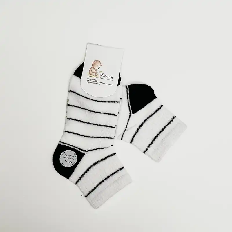 جوراب ساق کوتاه بچگانه مدل sk2011 بسته دو عددی