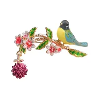 گل سینه زنانه مدل قناری کد 00920