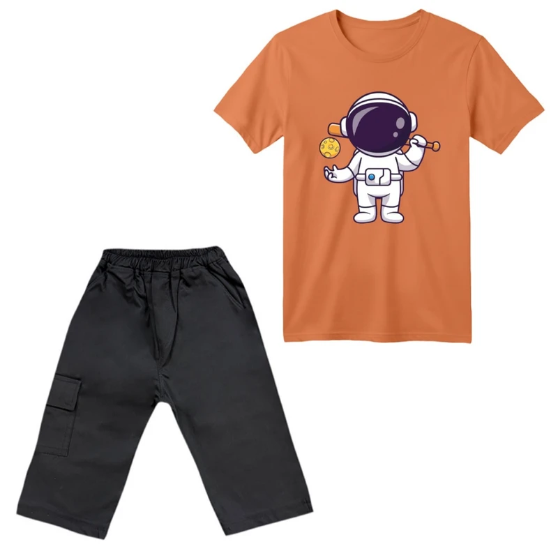 ست تی‌شرت آستین کوتاه و شلوارک پسرانه مدل فضانورد کد ۳ رنگ گلبهی