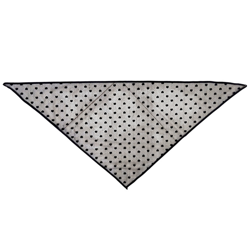 روسری زنانه مدل سه گوش تور طرح قلب ریز