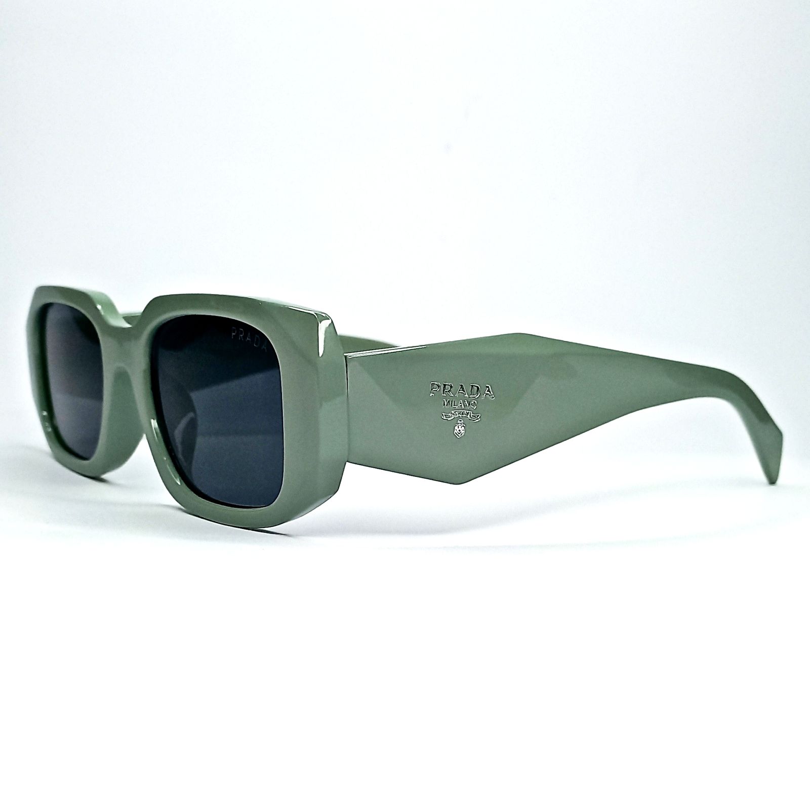 عینک آفتابی پرادا مدل سه بعدی -  - 2