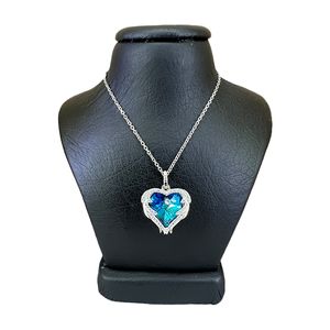 نقد و بررسی گردنبند نقره زنانه سواروسکی مدل قلب جواهری کد 30001 توسط خریداران