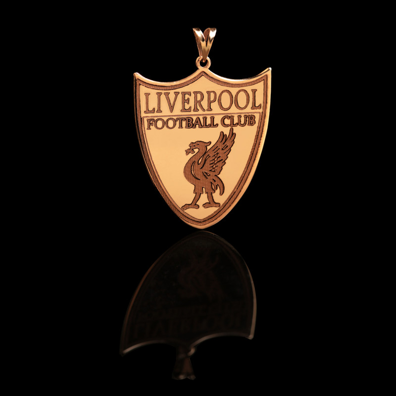 آویز گردنبند طلا 18 عیار مردانه نیکان گلد طرح لیورپول آویز گردنبند طلا 18 عیار مردانه نیکان گلد طرح لیورپول