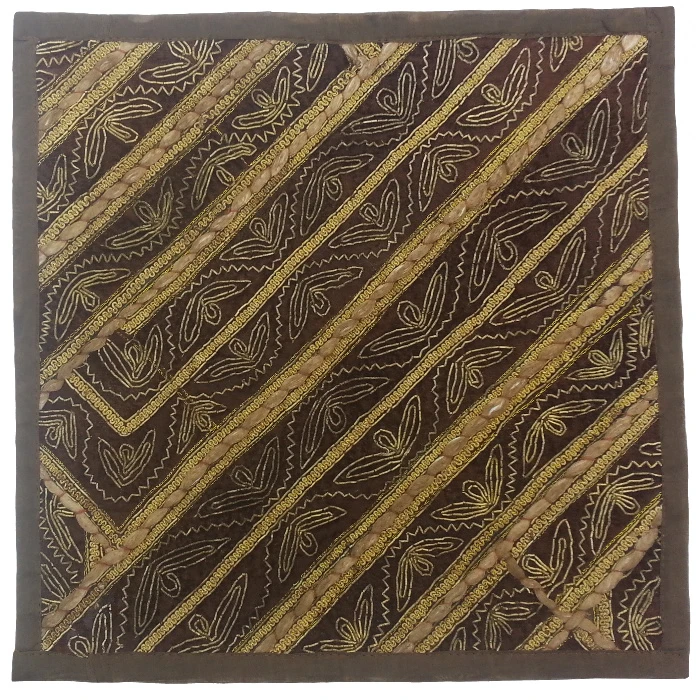 رومیزی سوزن دوزی مدل سرمه عسلی کد POSER5