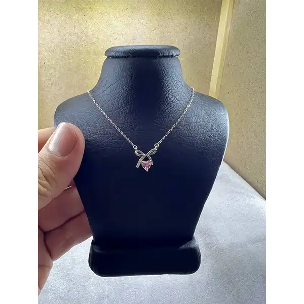 گردنبند نقره زنانه سواروسکی مدل پاپیون قلب ریز کد 99877845