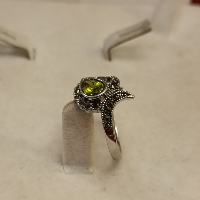 انگشتر زنانه مدل کلاسیک نگین دار