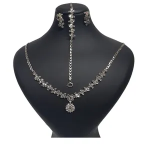 نیم ست طلا 18 عیار زنانه گالری یارطلا مدل تراش کد SR38-W