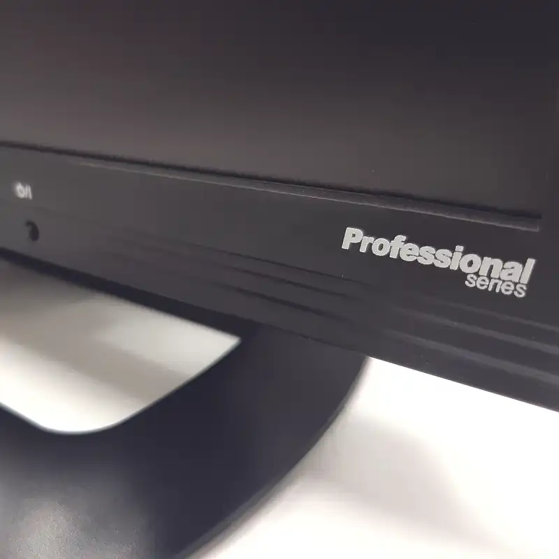 مانیتور صنعتی جی وی سی مدل GD-171 سایز 17 اینچ