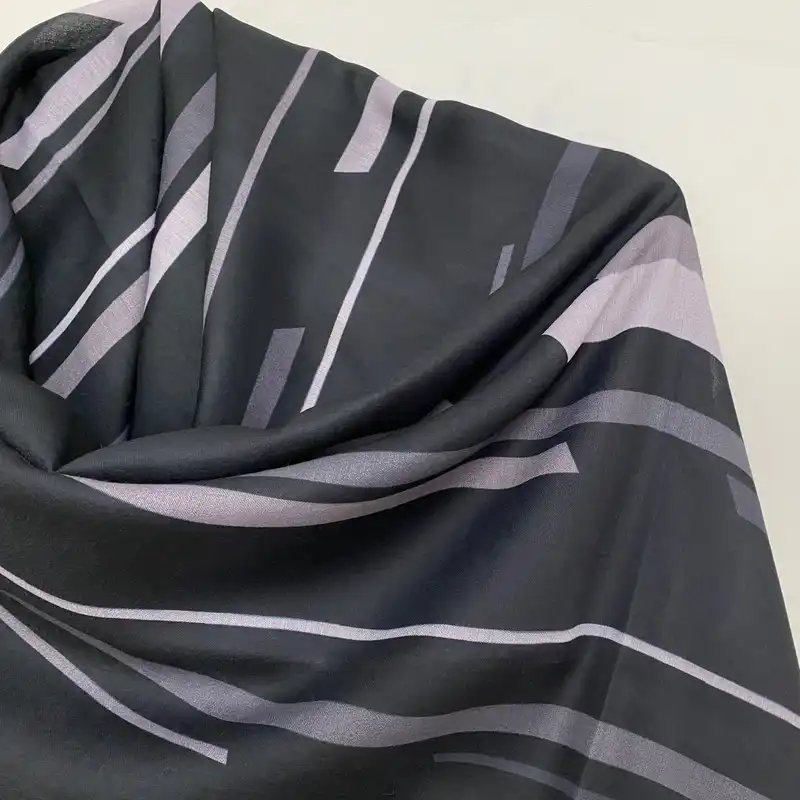 روسری زنانه مدل نخی چهارفصل قواره بزرگ کد 1356