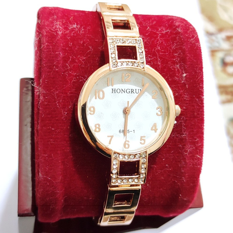 ساعت مچی عقربه ای دخترانه هانگروی کد 01 ساعت مچی عقربه ای دخترانه هانگروی کد 01