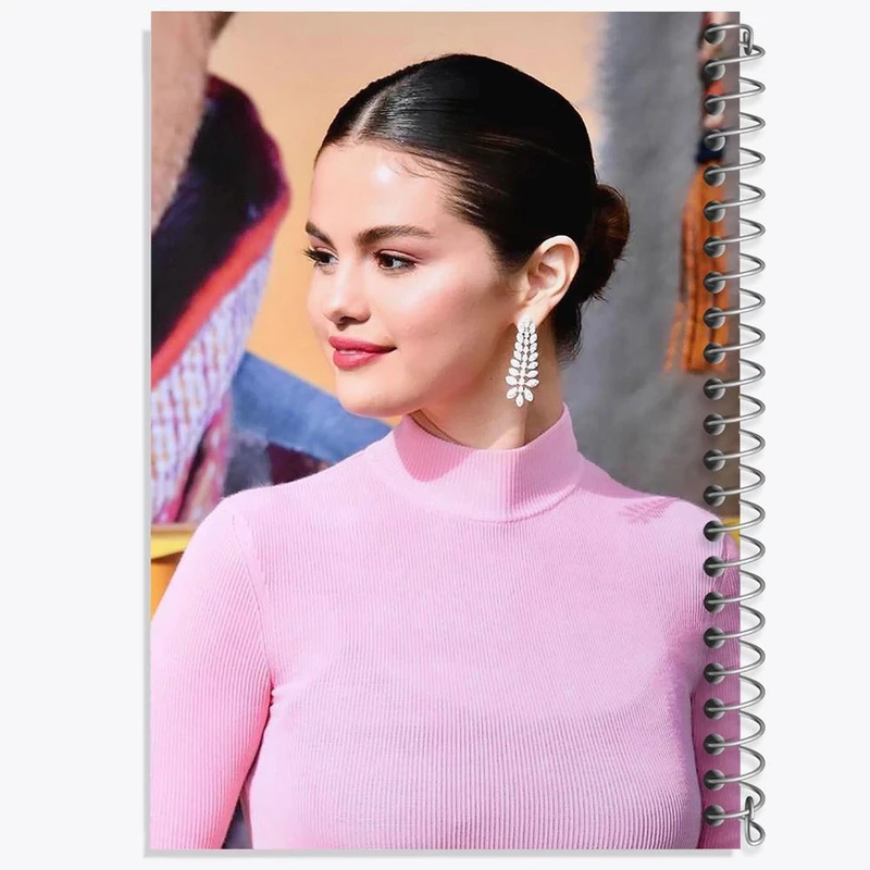 دفتر شطرنجی 50 برگ خندالو طرح سلنا گومز Selena Gomez کد 19211