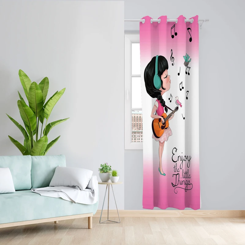پرده مدل دختر و گیتار مخمل پانچی کد 1067 سایز 140x280 سانتی متر