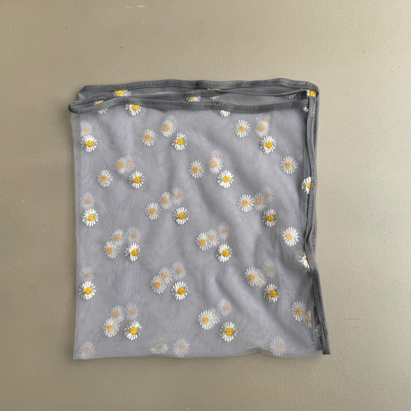 روسری زنانه مدل توری گل بابونه ای کد 60