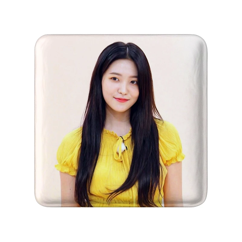 مگنت خندالو طرح یری گروه رد ولوت Red Velvet  مدل مربعی کد 19597