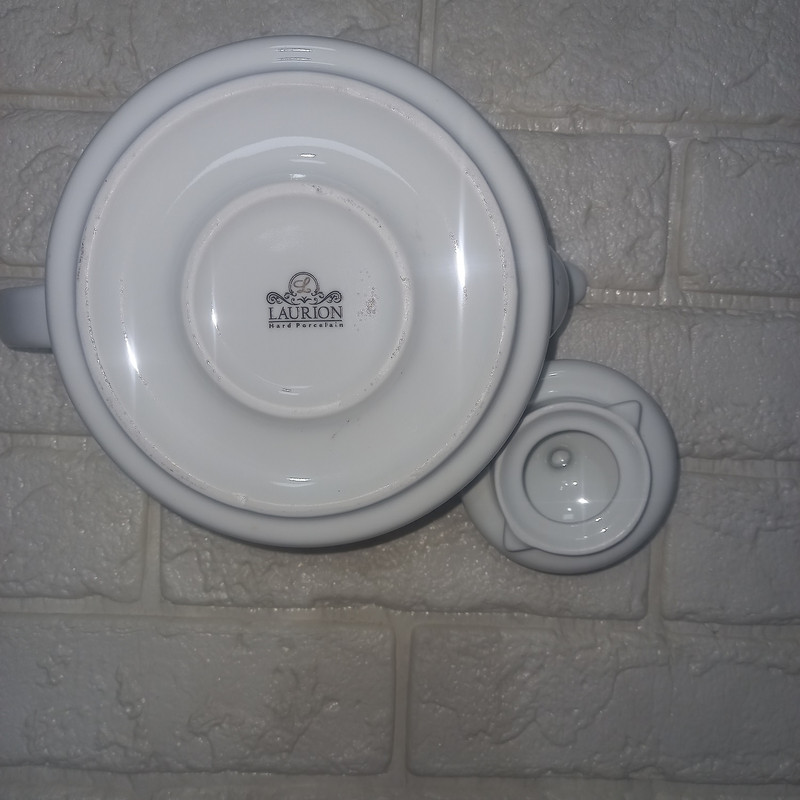 قوری لوریان چینی مدل بهار ساده خط طلا کد 701