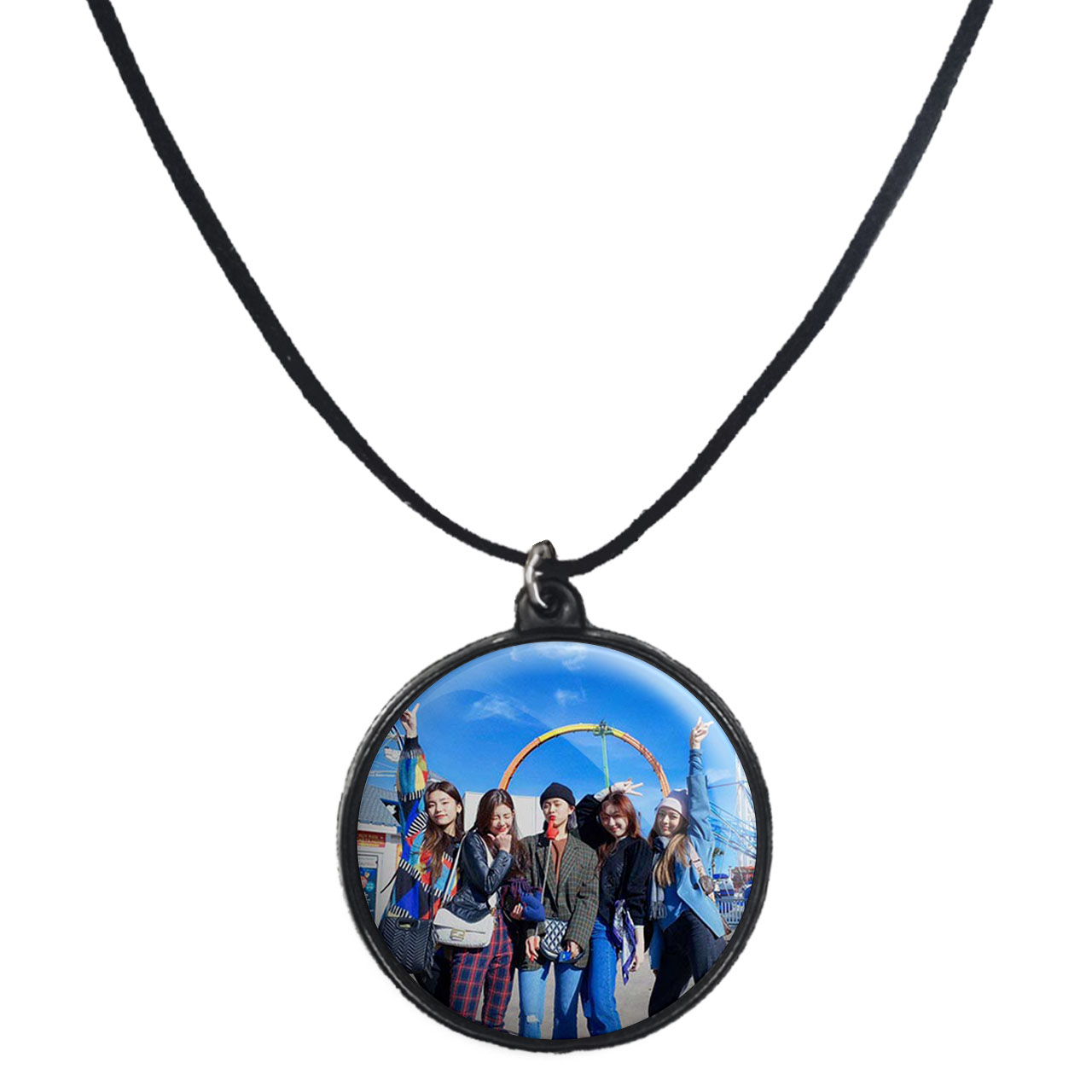 گردنبند پرمانه طرح گروه موسیقی ایتزی کد pmb.13241 مدل دو طرفه