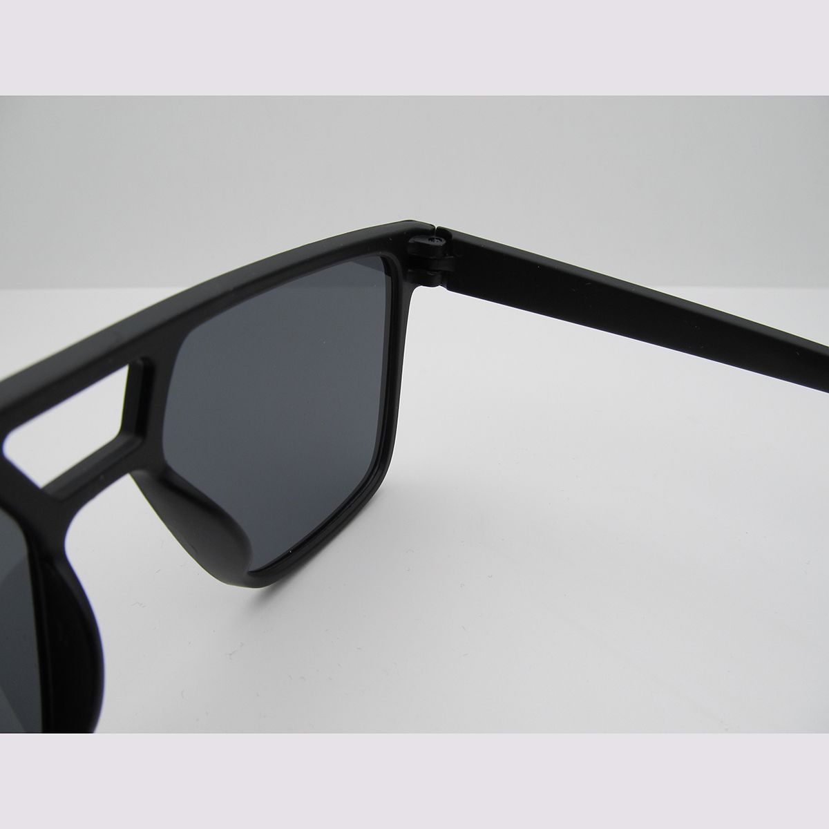 عینک آفتابی مردانه مدل xs1811 -  - 4