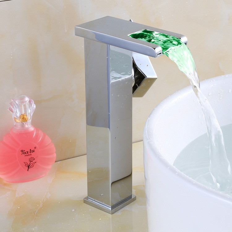 شیر روشویی مدل لوکس LED-03