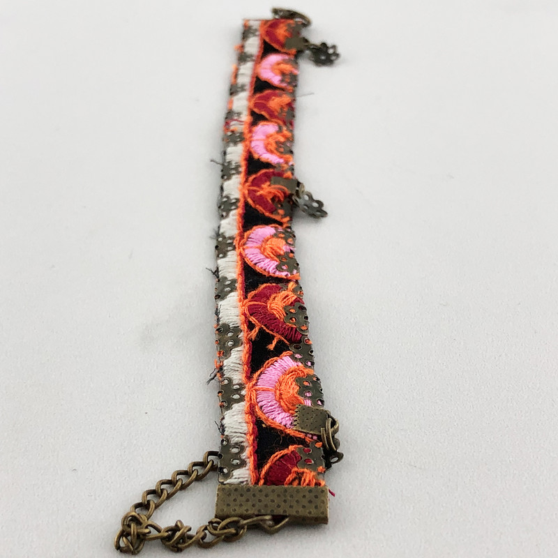 پابند زنانه گالری عزیزی طرح سوزن دوزی مدل 14973 پابند زنانه گالری عزیزی طرح سوزن دوزی مدل 14973