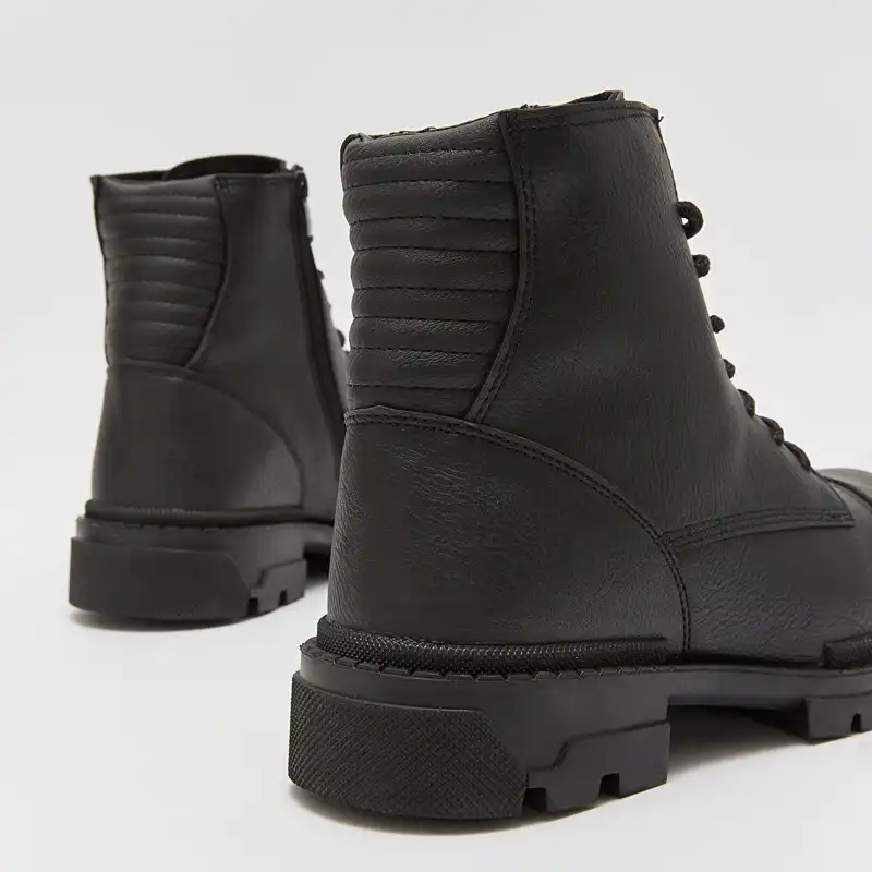 نیم بوت مردانه ال سی وایکیکی مدل طبی استپ دار