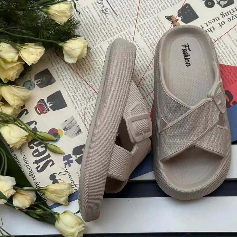 دمپایی زنانه پاپا مدل ایلیا کد CR