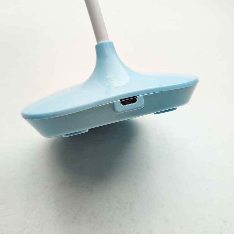 چراغ مطالعه مدل رومیزی طرح باتری خور لمسی کد 6520