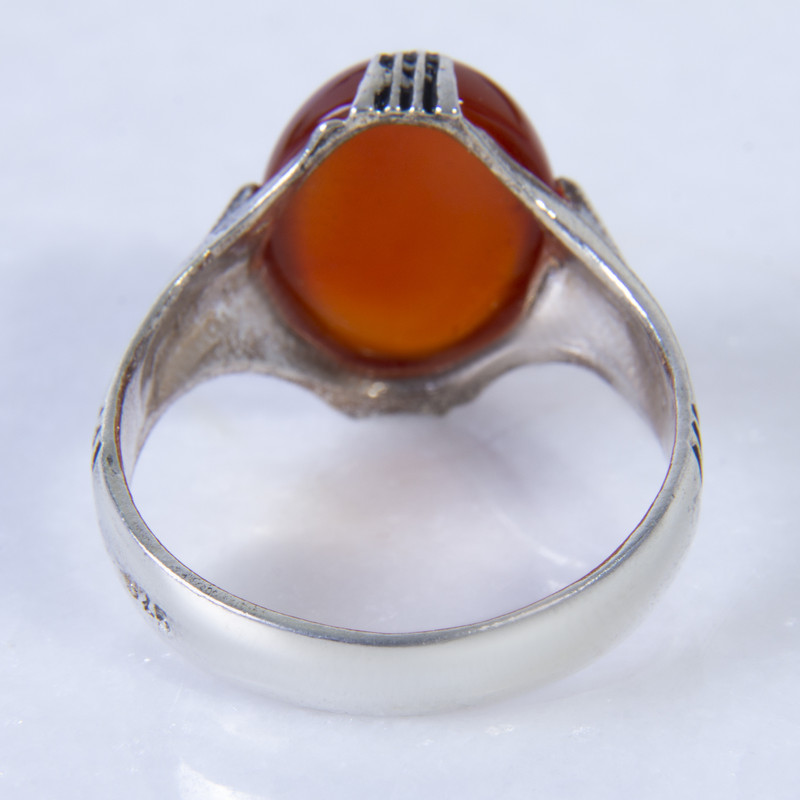 انگشتر نقره مردانه بازرگانی میلادی مدل سنگ عققی رکاب سیلندری سیاه قلم کلاسیک کد AM_074