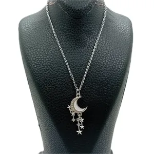 گردنبند زنانه مدل ماه