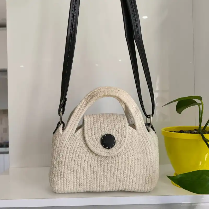 کیف دوشی زنانه مدل کنفی کد bs124