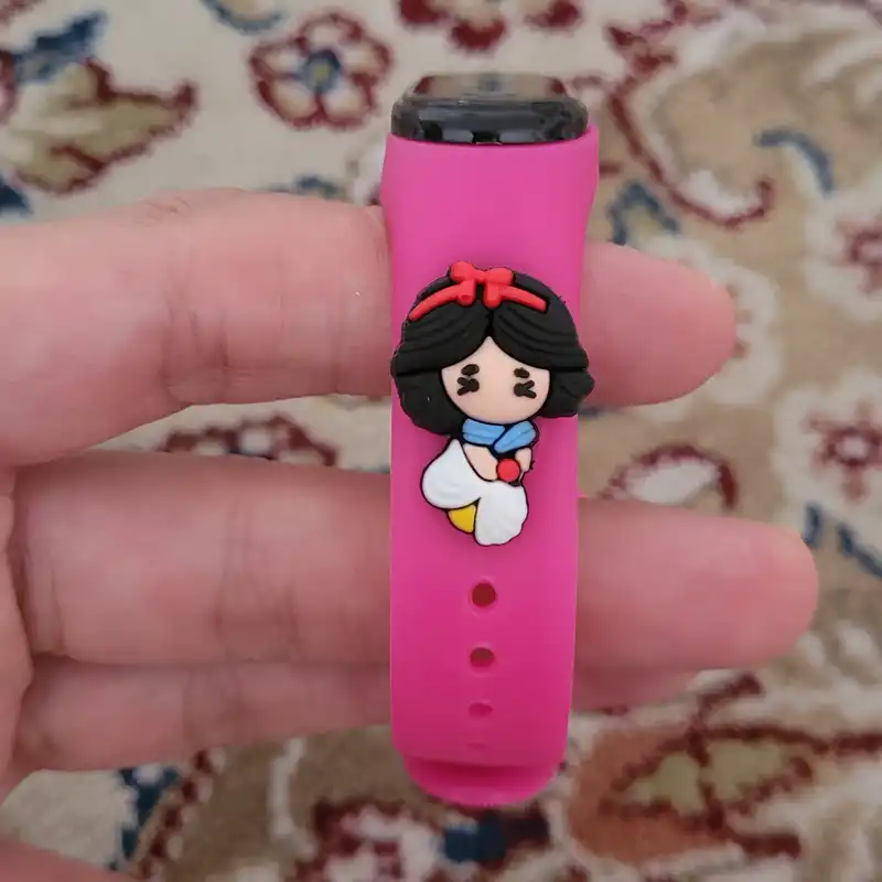 ساعت مچی دیجیتال بچگانه طرح سفید برفی