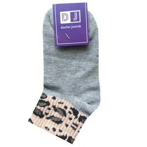 جوراب ساق کوتاه دخترانه دکتر جوراب مدل پنبه پلنگی رنگ طوسی