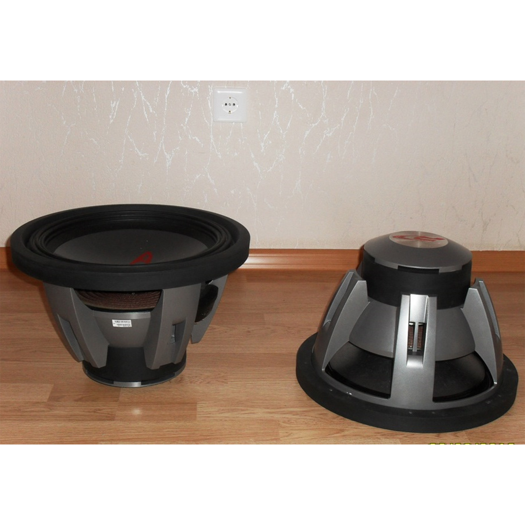 アルパインサブウーファーSWR-1542D Alpine SWR-1542D 15” Subwoofer ~ FREE Shipping! ~ ~ 927281