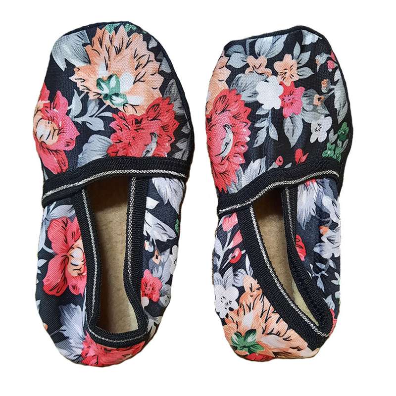 پاپوش دخترانه مدل تو کرکی استپ دار طرح گل میخک کد AS1279 