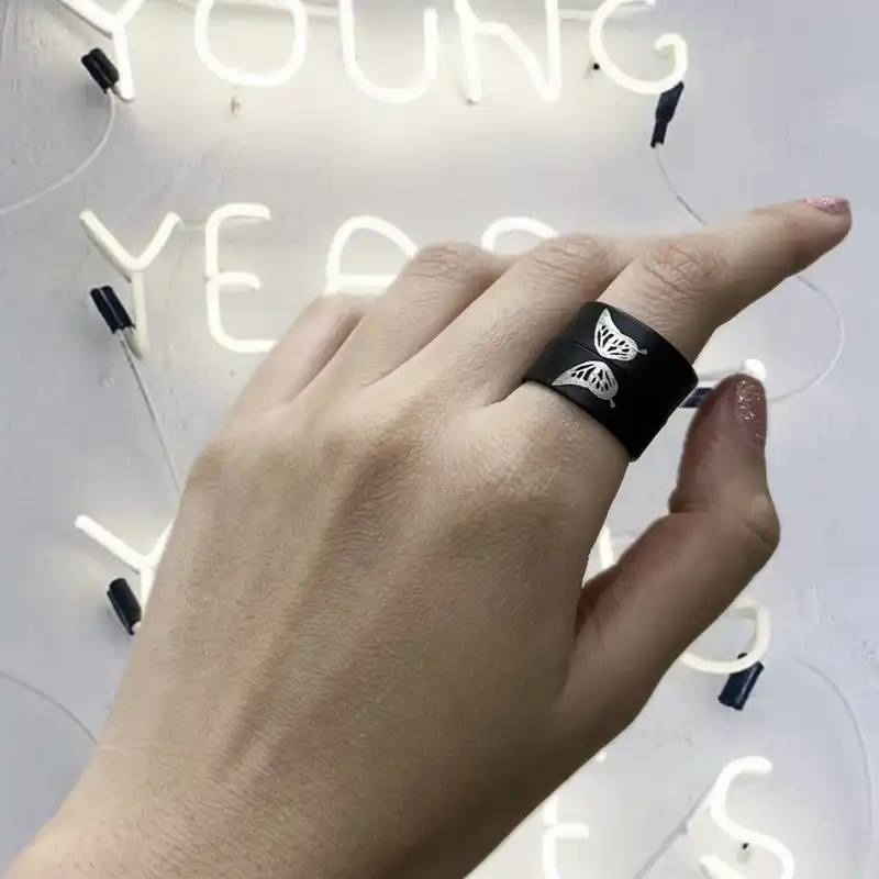 انگشتر مدل پروانه مکمل بسته دو عددی