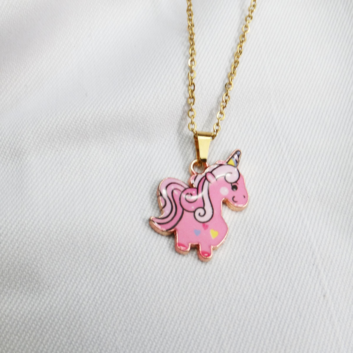 گردنبند دخترانه مدل اسب تک شاخ زیبا کد GZ-Beh-36 گردنبند دخترانه مدل اسب تک شاخ زیبا کد GZ-Beh-36