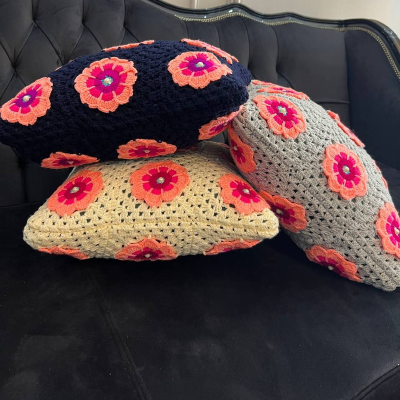 شال مبل و تخت مدل شاهان به همراه دو عدد کاور کوسن