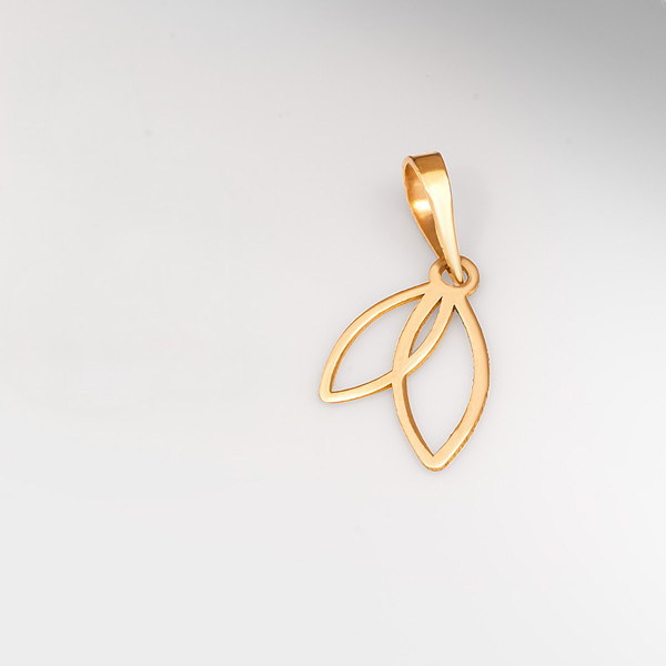 آویز گردنبند طلا 18 عیار زنانه ماوی گالری طرح لاله مدل لیزری آویز گردنبند طلا 18 عیار زنانه ماوی گالری طرح لاله مدل لیزری