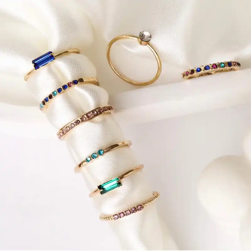 انگشتر زنانه مدل نگین دار مجموعه 8  عددی