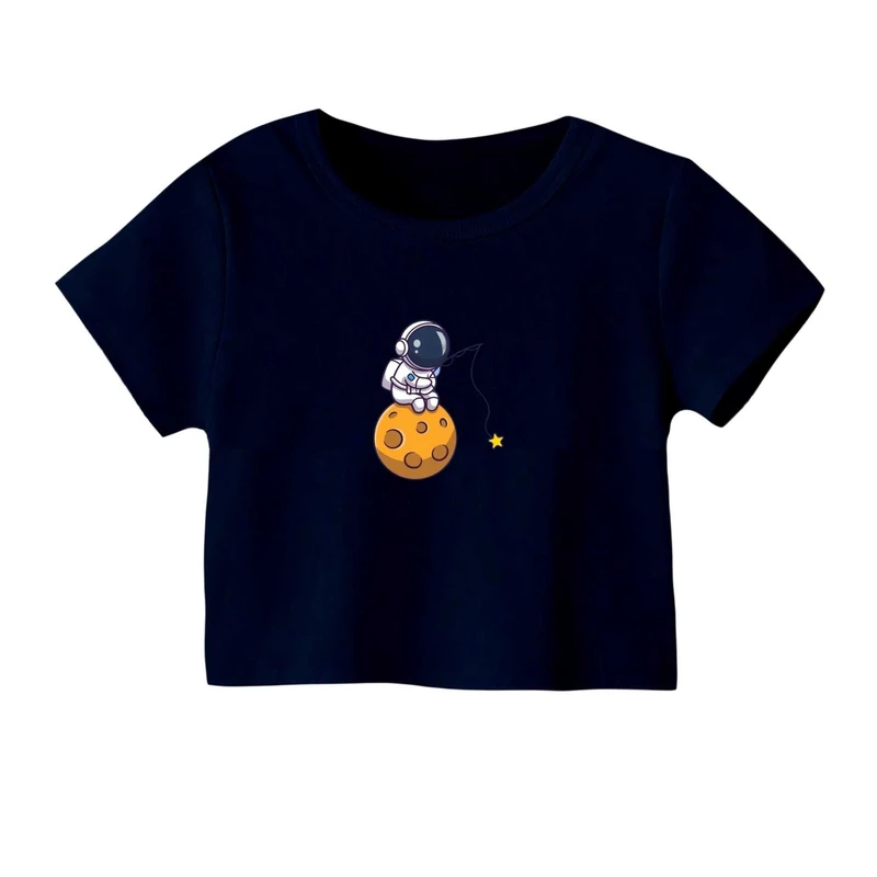 کراپ‌ تی‌شرت آستین کوتاه زنانه مدل فضانورد و ماه کد۳