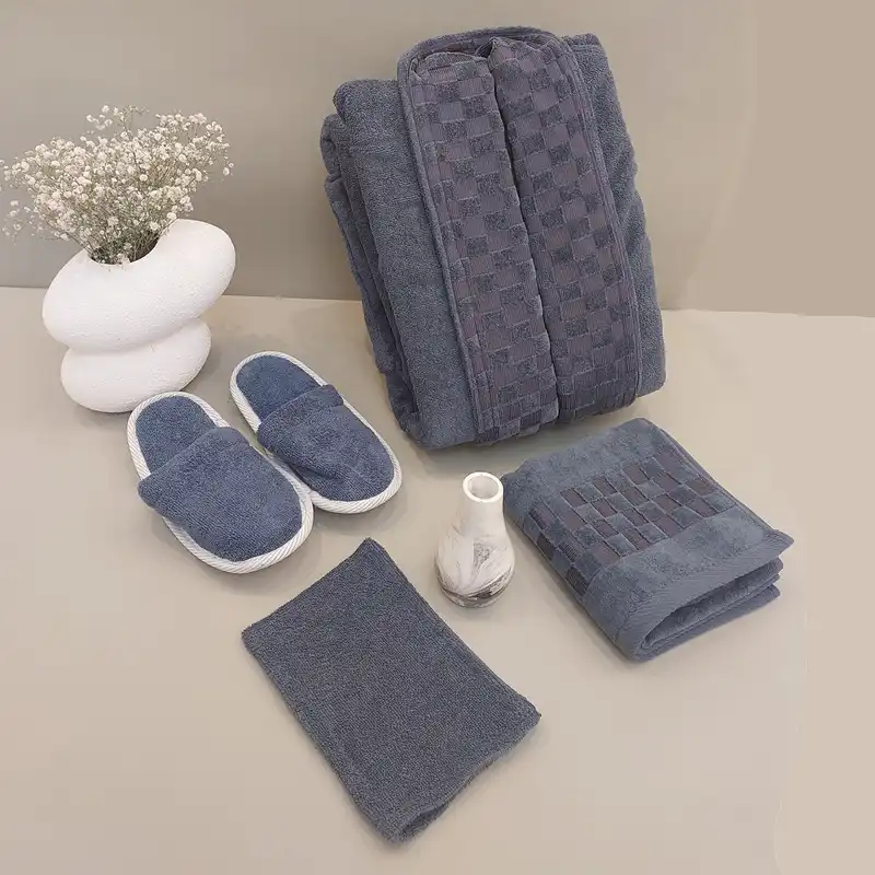 سرویس حوله پالتویی چهار تکه ارغوان مدل شطرنجی